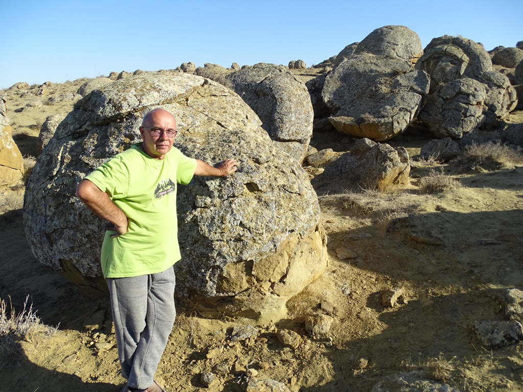 Guide Vladimir, Stone Balls,Torysh Valley, Mangystau, Kazakhstan