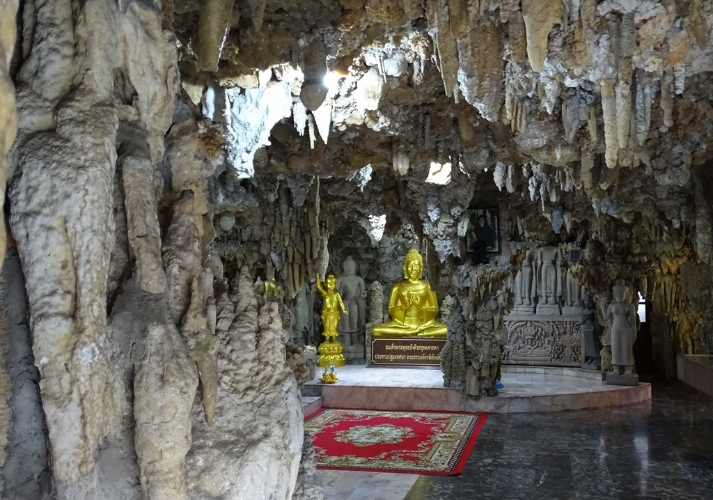 Parat Cha Wemonmoree, Temple Cave, Nakhon Ratchasima, Thailand