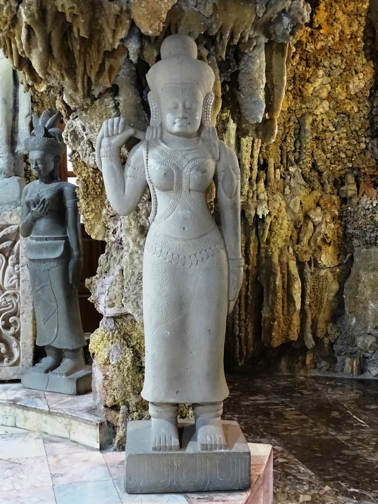 Parat Cha Wemonmoree, Temple Cave, Nakhon Ratchasima, Thailand