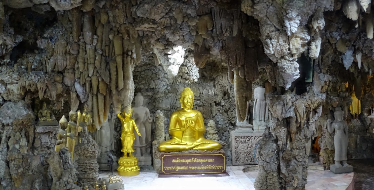 Parat Cha Wemonmoree, Temple Cave, Nakhon Ratchasima, Thailand