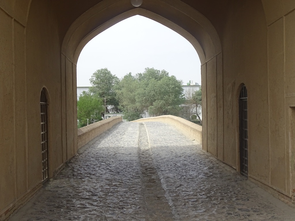 Shahrestan Bridge, Zayandeh River, Isfahan, Iran