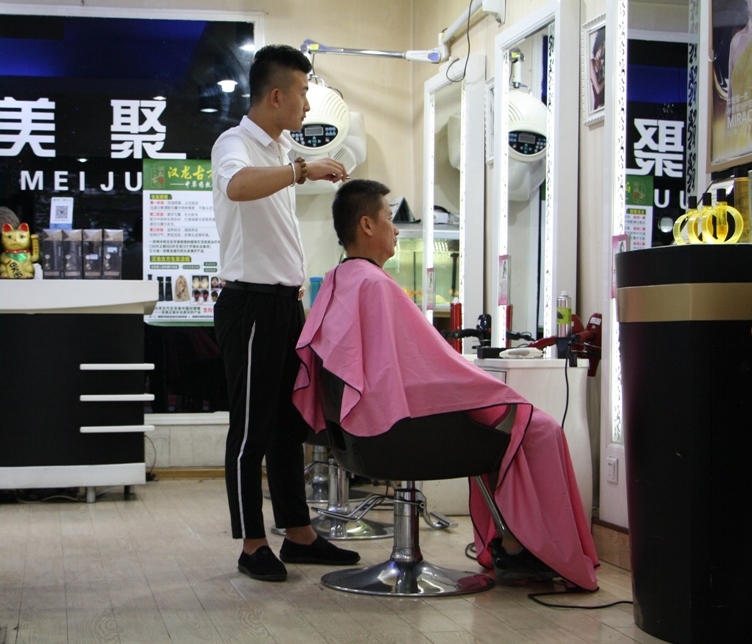 Barber,  Xi'an, Shaanxi Province, China