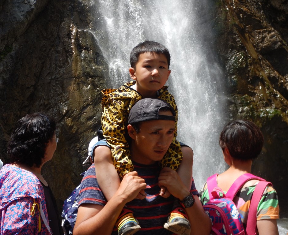 Baiyang Gou, Nan Shan Waterfall, Xinjiang, China