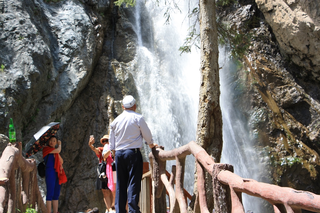 Baiyang Gou, Nan Shan Waterfall, Xinjiang, China