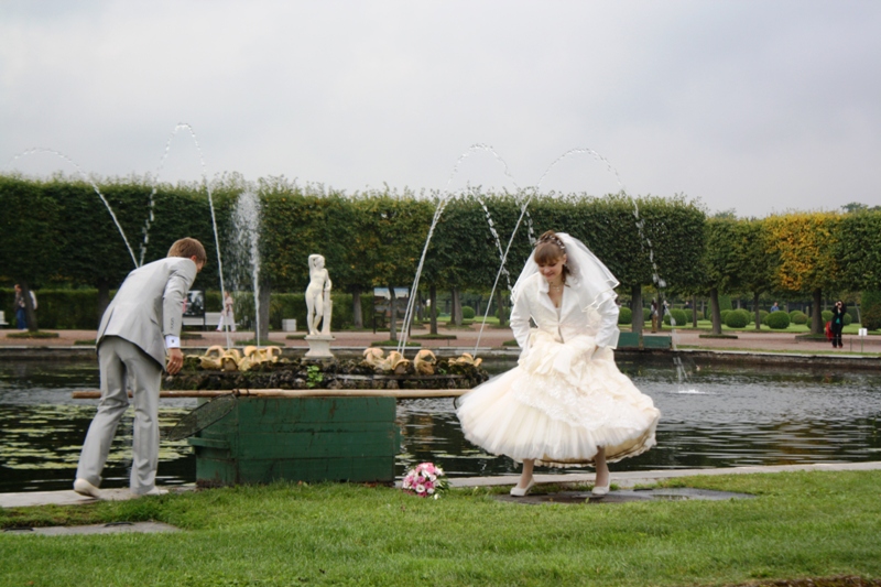 Petrodvorets, Russian Wedding