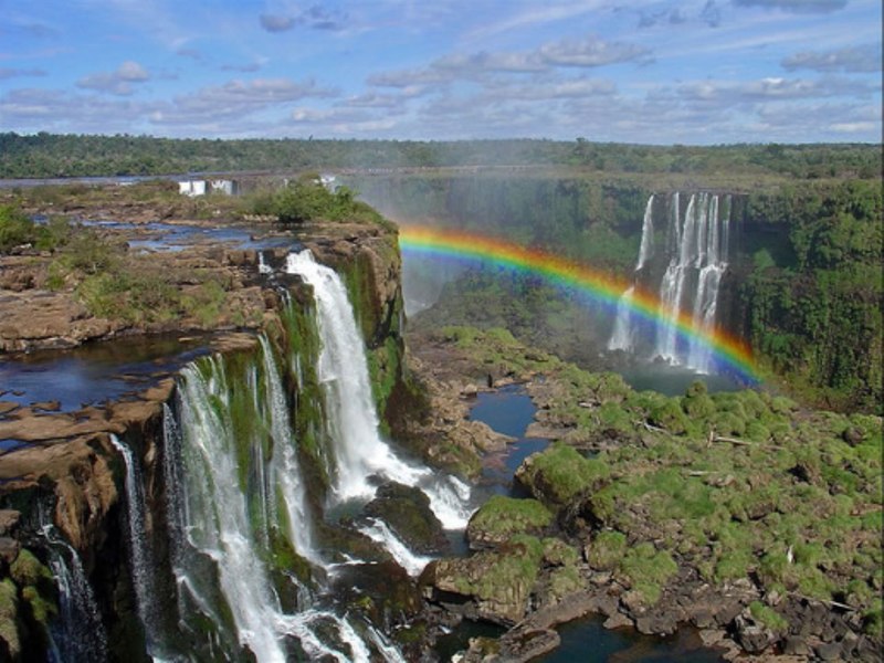 Iguazu Falls by Luiz Henrique Varga Assunção