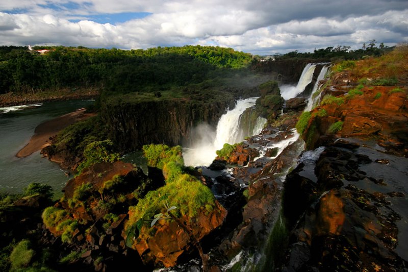 Iguazu Falls by Ewan Rayment