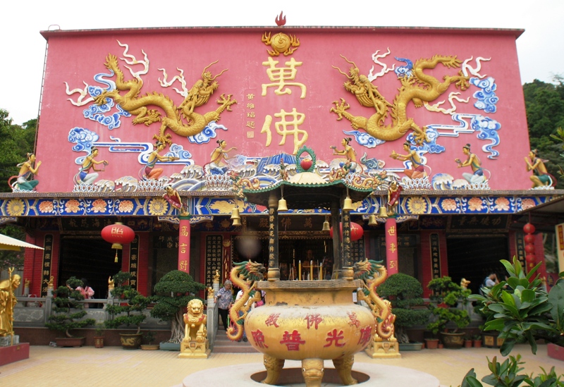 Ten Thousand Buddhas Monastery, Hong Kong