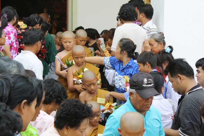 Buatnak Monk Ceremony, Tak