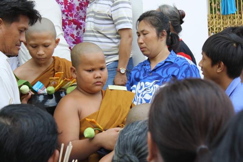 Buatnak Monk Ceremony, Tak