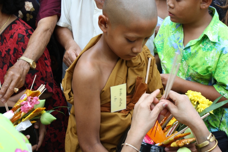 Buatnak Monk Ceremony, Tak