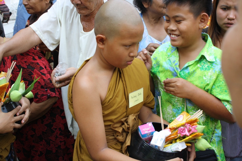 Buatnak Monk Ceremony, Tak