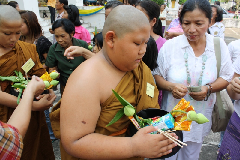 Buatnak Monk Ceremony, Tak