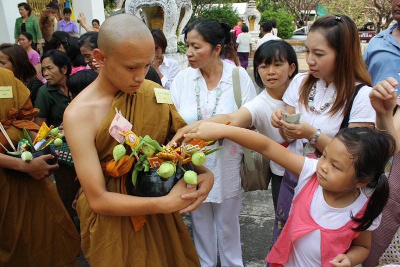 Buatnak Monk Ceremony, Tak
