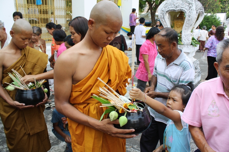 Buatnak Monk Ceremony, Tak