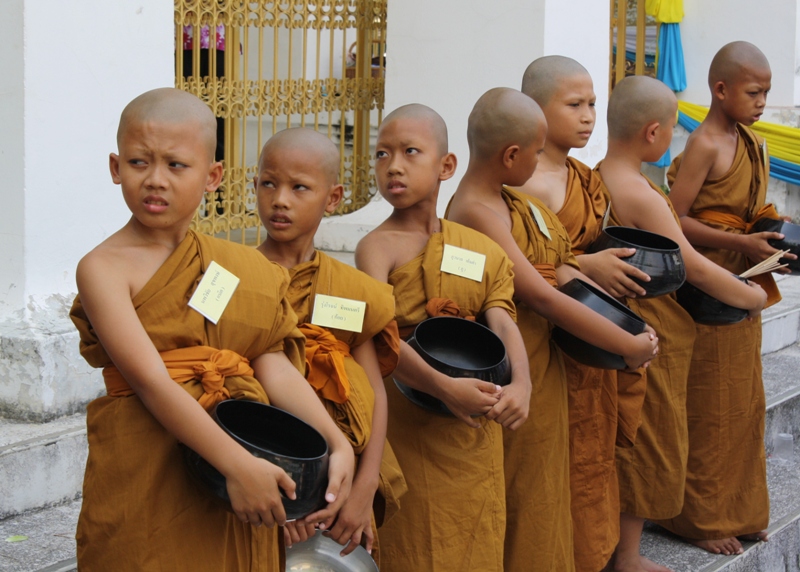 Buatnak Monk Ceremony, Tak