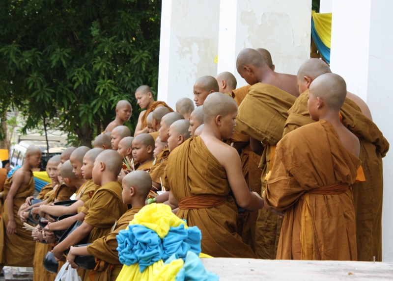 Buatnak Monk Ceremony, Tak