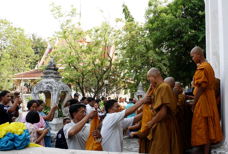 Buatnak Monk Ceremony, Tak