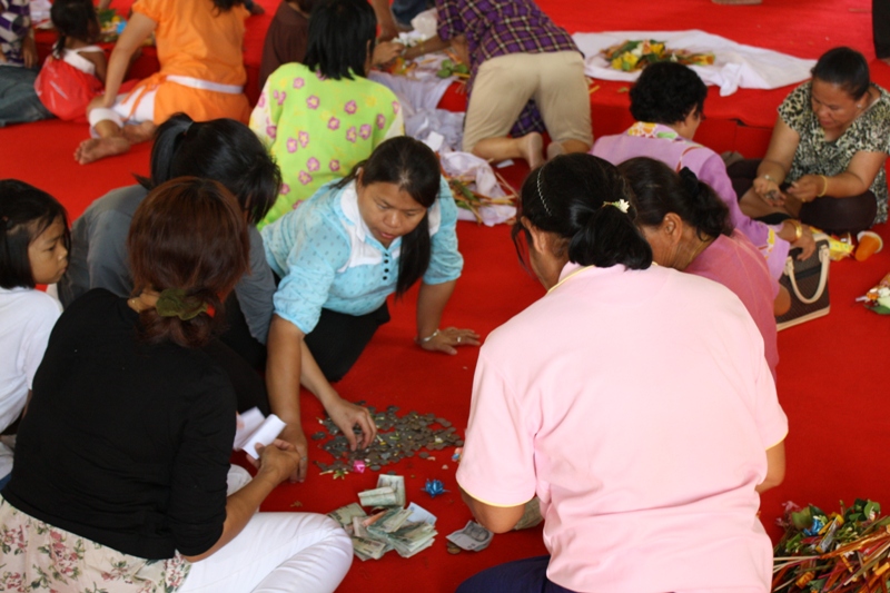 Buatnak Monk Ceremony, Tak