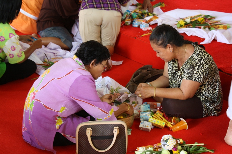 Buatnak Monk Ceremony, Tak