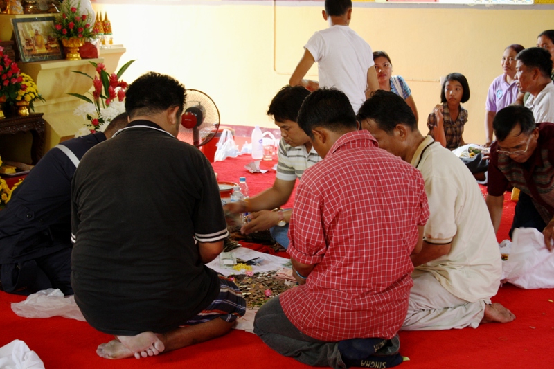 Buatnak Monk Ceremony, Tak