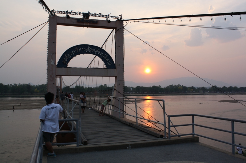 Bangkok Bicentennial Bridge, Tak