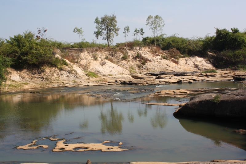  Songkram River, Ban Dong Mo Thong, Sakon Nakorn, Thailand 