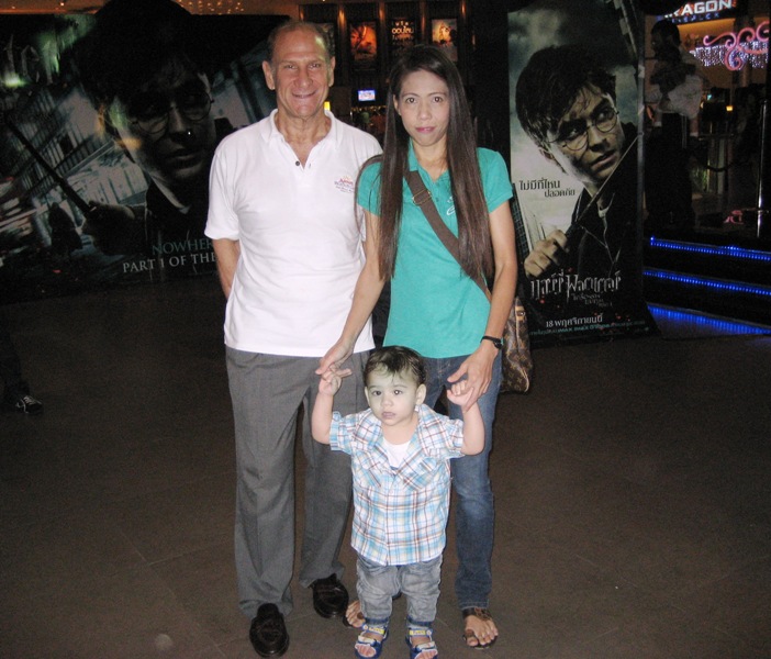 Jeffrey, Neng and Dylan, Chanukah in Bangkok, 2010