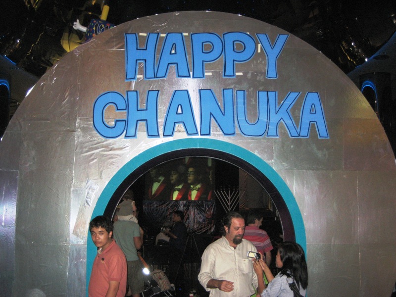 Chanukah in Bangkok, 2010