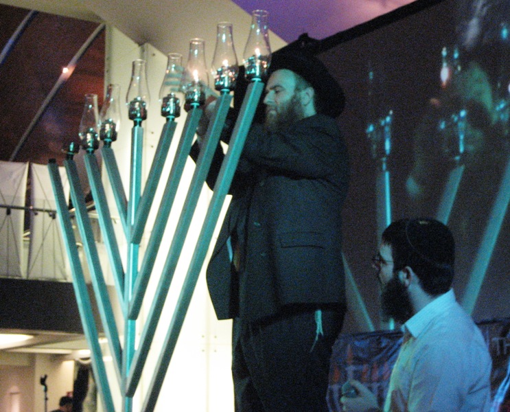 Rabbi Yosef Kantor, Chanukah in Bangkok, 2010