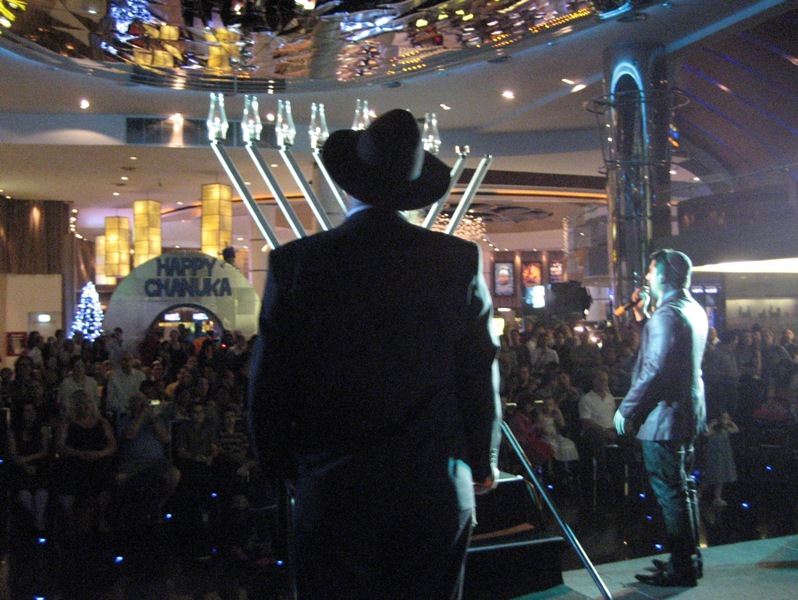 Rabbi Yosef Kantor, Chanukah in Bangkok, 2010