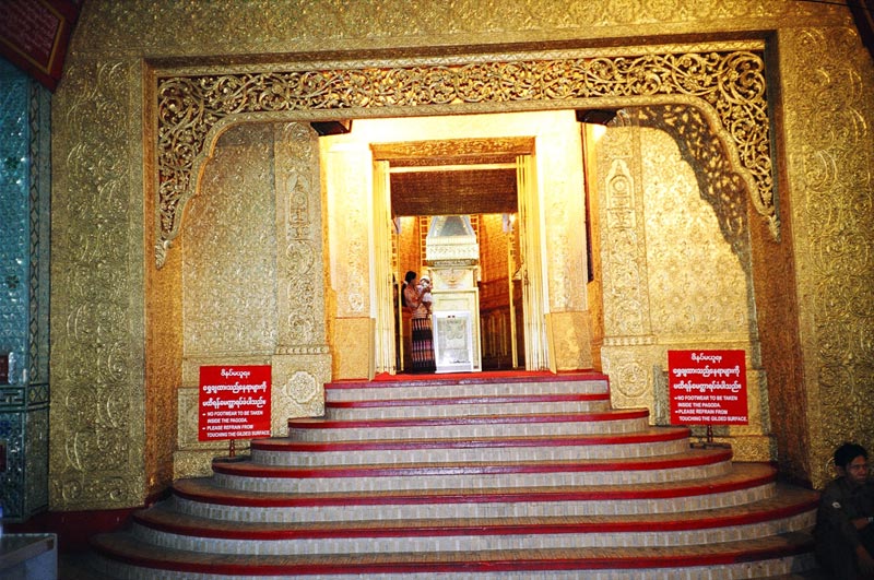 Botataung Paya, Yangon, Myanmar