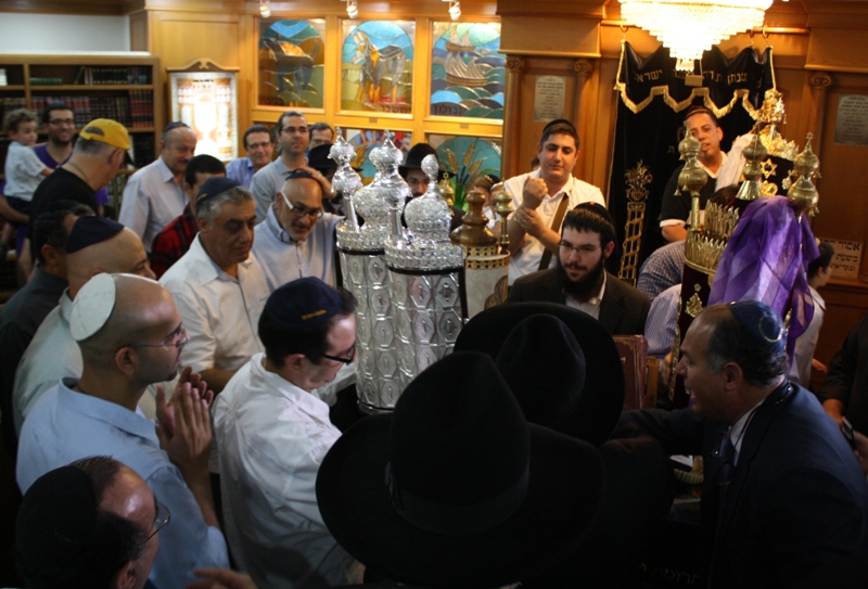 Torah Dedication, Even Chen Synagogue, Bangkok