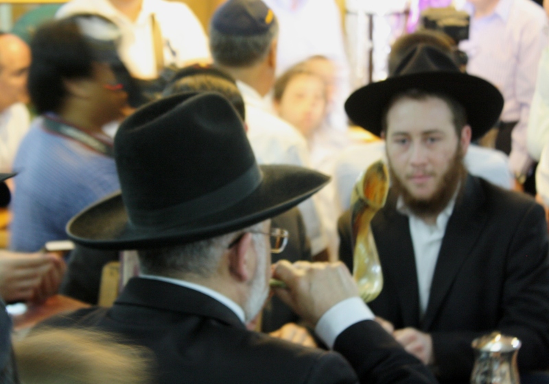 Torah Dedication, Even Chen Synagogue, Bangkok