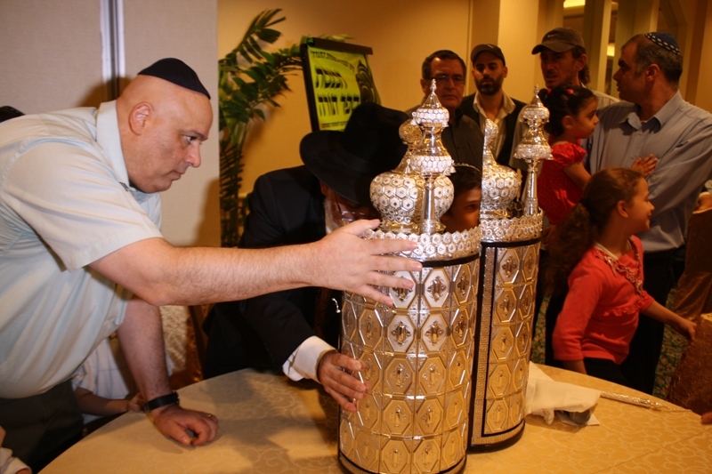 Torah Dedication, Even Chen Synagogue, Bangkok