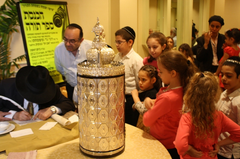 Torah Dedication, Even Chen Synagogue, Bangkok