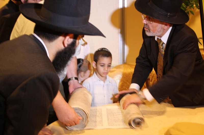 Torah Dedication, Even Chen Synagogue, Bangkok