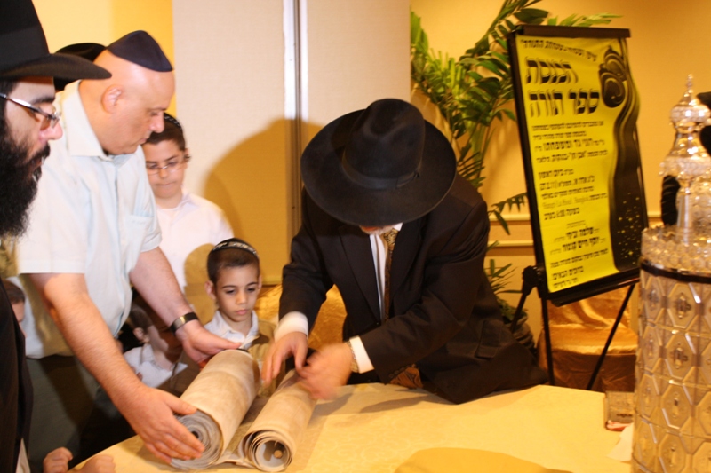 Torah Dedication, Even Chen Synagogue, Bangkok