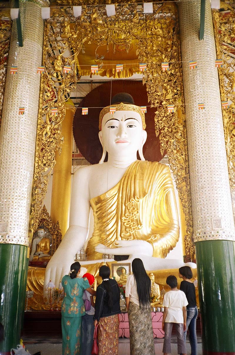  Shwedagon Paya, Yangon, Myanmar