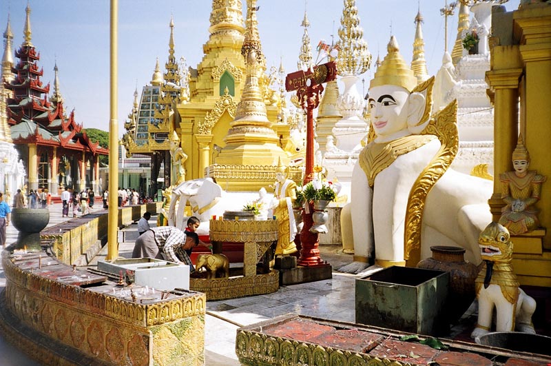  Shwedagon Paya, Yangon, Myanmar