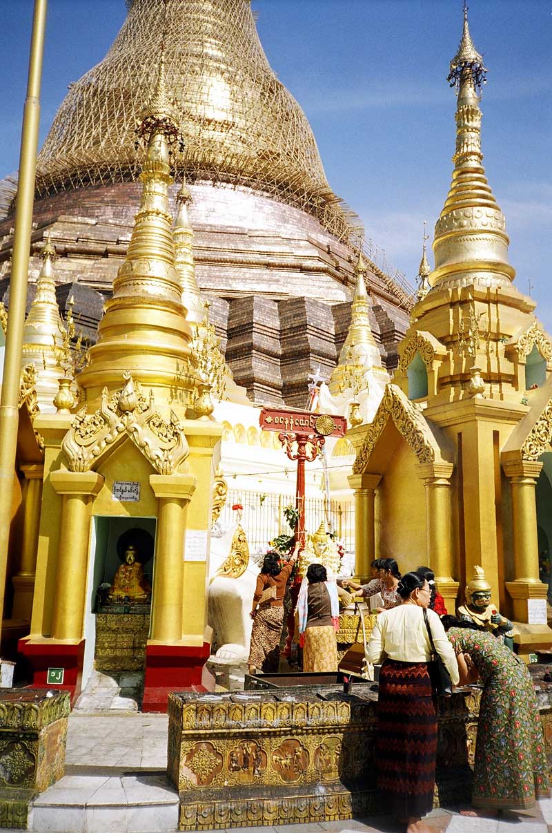  Shwedagon Paya, Yangon, Myanmar