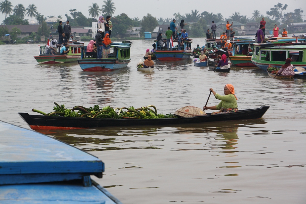 Floating Market, Banjarmasin, Kalimantan, Indonesia 