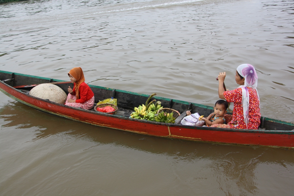 Floating Market, Banjarmasin, Kalimantan, Indonesia 