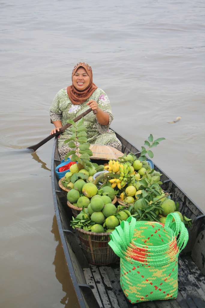 Floating Market, Banjarmasin, Kalimantan, Indonesia 