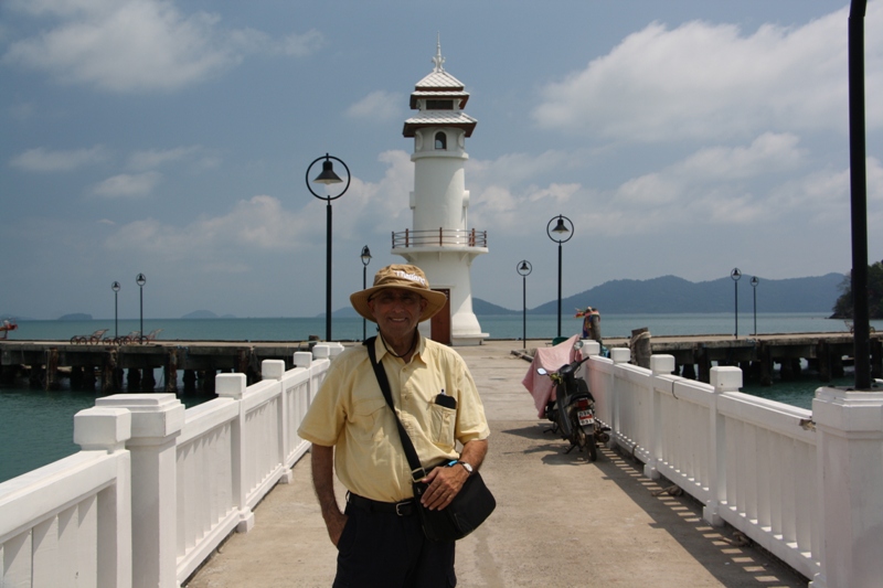 Joe F. Koh Chang, Thailand