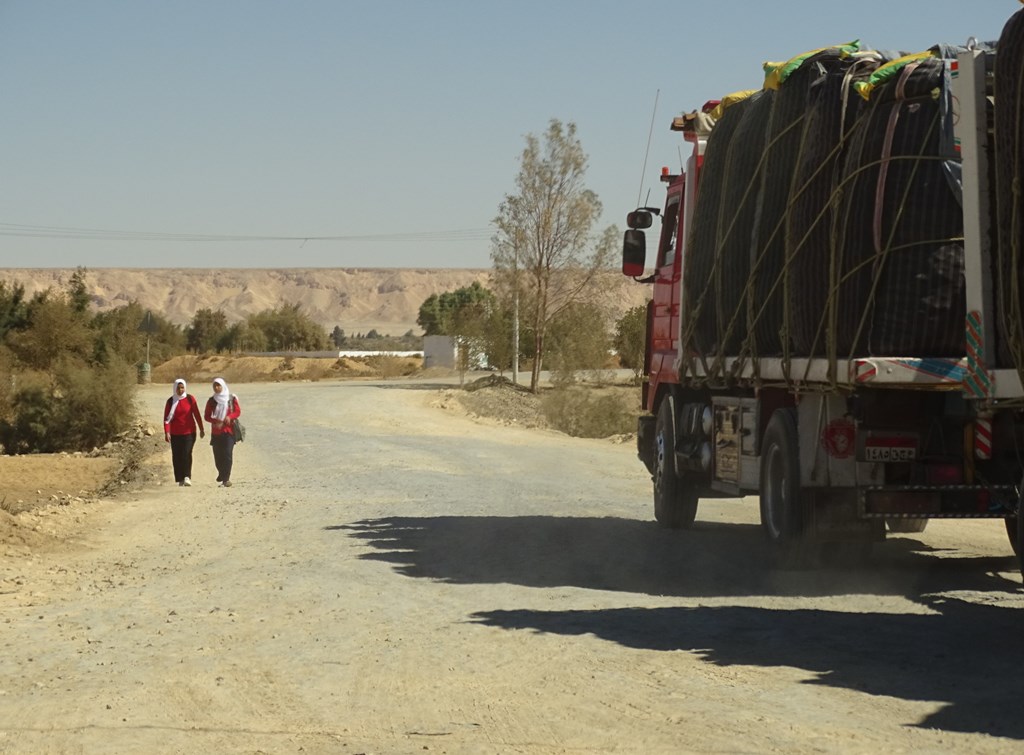 Schoolgirls, The Western Desert, Farafra to Dakhla, Egypt